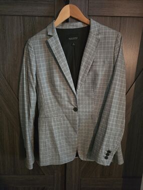 Banana Republic Gray Plaid Women’s Blazer